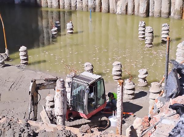 (image: Paula Almiron & Wouter De Raeve)